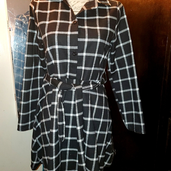 Dress - Picture 1 of 7